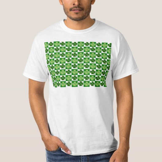 SlipperyJoe's green four-leaf clovers Saint Patric Tシャツ (正面)