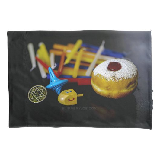 SlipperyJoe's Happy Hanukkah Star of David coin me 枕カバー (正面)