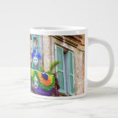 SlipperyJoe's Mardi Grasマスクビーズの装飾 ジャンボコーヒーマグカップ (右)