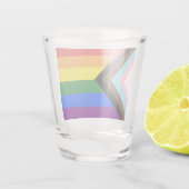 SlipperyJoe's ProgressプライドフラグゲイギフトLGBTQI ショットグラス (裏面)