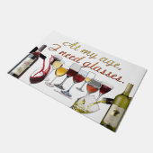 SlipperyJoe's Wine Glassesブドウ発酵ワインp ドアマット (アングル)