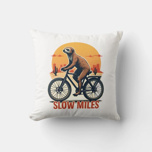 Sloth Cycling Vintage Adventure Mountain Ride クッション (正面)