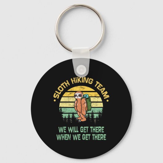 Sloth Hiking Team Hiker Camper Funny Retro キーホルダー (正面)