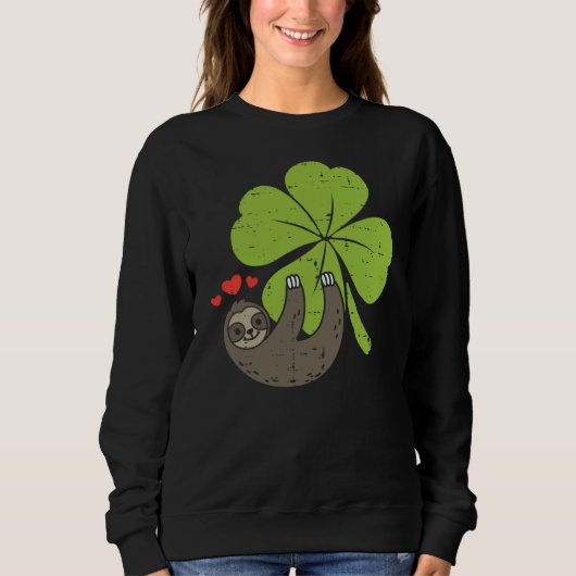 Sloth On Shamrock Hearts Cute St Patricks Day Men  スウェットシャツ (正面)
