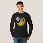 Sloth Sleeping on The Moon  Cute Astronaut Sloth Tシャツ (正面フル)