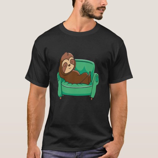 SLOTH SLOTH SLEEPING ON COUCH RELAX NAP REST Tシャツ (正面)