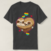 Sloth Valentines Day Hearts Gift  Gay Pride Rainbo Tシャツ (デザイン正面)