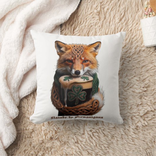 Sly Emerald Fox Toast T-Shirt  クッション (ブランケット)