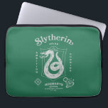 SLYTHERIN™ Pride Ambition Cunning Crest ラップトップスリーブ<br><div class="desc">Show your house pride with this bold Slytherin™ crest design, honoring the ambition and cunning that define this iconic Hogwarts™ house. Featuring the striking serpent coiled within a classic shield, the artwork highlights Slytherin’s core traits — Ambition, Pride, and Cunning — in a clean, vintage-inspired layout. Rendered in signature house...</div>
