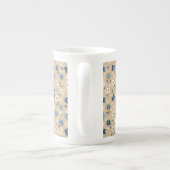 Small blue and white floral pattern ボーンチャイナマグカップ (裏面)