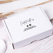 Small Business InstagramのFacebook 後を追の使用 セルフインキングスタンプ