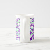 Small Floral Pattern Mint and Purple ボーンチャイナマグカップ (裏面)