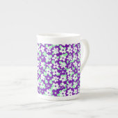Small Floral Pattern Mint and Purple ボーンチャイナマグカップ (正面右)