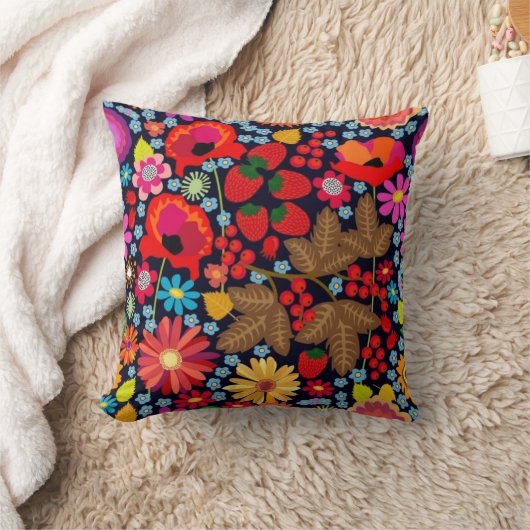 Small Flowers and Berries Delicate Botanical Desig クッション (ブランケット)