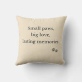 Small Paws Big Love Memorial Pillow クッション (裏面)