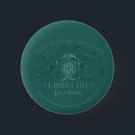 Small Steps, Big Adventures - A Hobbit Life 缶バッジ<br><div class="desc">Channel your inner Hobbit with this cozy Lord of the Rings™ design inspired by the peaceful hills of the Shire™. Featuring a quaint Hobbit hole with its signature round door tucked into a lush, grassy hillside, the artwork is paired with the uplifting phrase, “Small Steps Big Adventures – A Hobbit...</div>