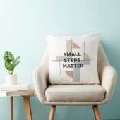 Small Steps Matter Geometric Throw Pillow クッション (椅子)