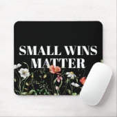 Small Wins Matter Quote With Wildflowers マウスパッド (マウス)