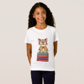  Smart Kitty on Books T-Shirt for Kids Tシャツ (正面フル)