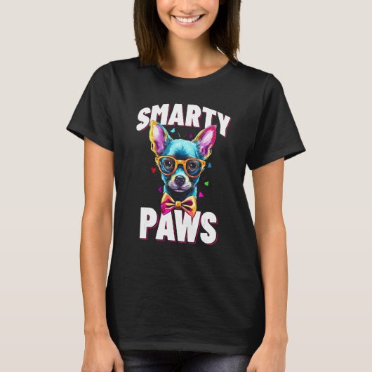 Smarty Paws   Chihuahua Dog Wearing Glasses Tシャツ (正面)