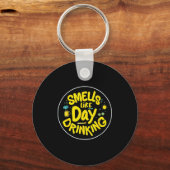 Smells Like Day Drinking Trendy Drinking Funny Gra キーホルダー (正面)