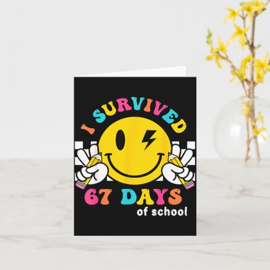 Smile Face I Survived 67 Days Of School  カード (黄色い花)