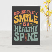 Smile Healthy Spine Chiropractor Quote Design カード (黄色い花)