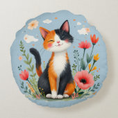 Smiling Calico Cat in Blooming Garden ラウンドクッション (裏面)