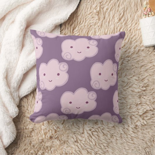 Smiling cloud sky seamless pattern on lilac backgr クッション (ブランケット)
