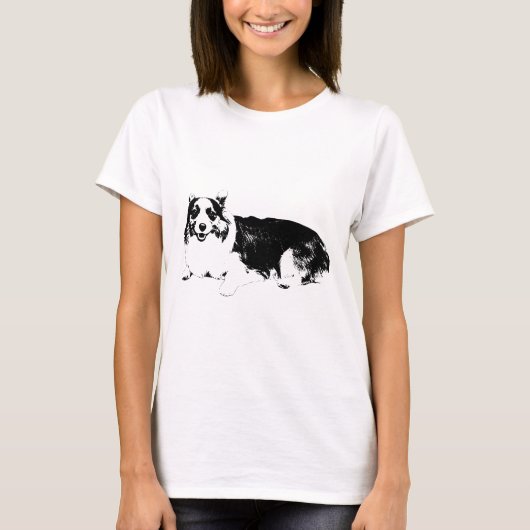 Smiling Corgi at Ease Tシャツ (正面)