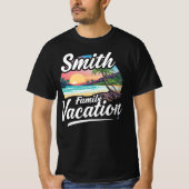 Smith Family Vacation Custom Travel Destination Tシャツ (正面)