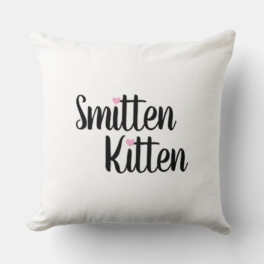 Smitten Kitten Cute Valentine’s Day クッション (正面)