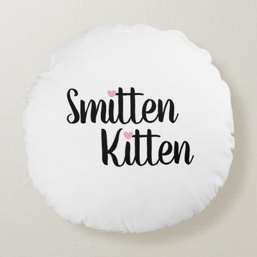Smitten Kitten Cute Valentine’s Day ラウンドクッション (正面)