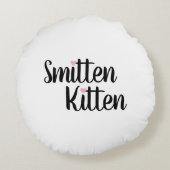 Smitten Kitten Cute Valentine’s Day ラウンドクッション (裏面)