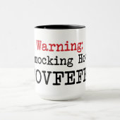 Smocking熱いCovfefeの切札の引用文のコーヒー・マグ マグカップ (中央)