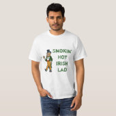 Smokinの熱いアイルランドの若者 Tシャツ (正面フル)