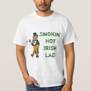 Smokinの熱いアイルランドの若者 Tシャツ