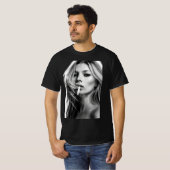 Smoking Kate Iconic Pose Classic T-Shirt Tシャツ (正面フル)