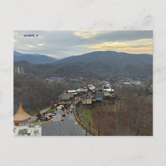 Smoky Mountain Serenity: Gatlinburg from Above シーズンポストカード (正面)