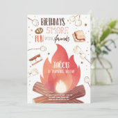 S'more Bonfire Smoreおもしろいフレンズキャンプ誕生日 招待状 (スタンド正面)
