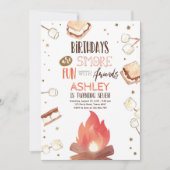 S'more Bonfire Smoreおもしろいフレンズキャンプ誕生日 招待状 (正面)