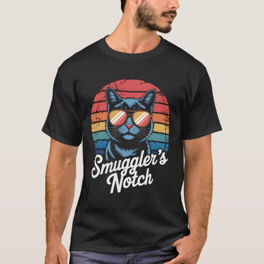 Smugglers’ Notch Retro Ski Resort Cat T-Shirt Tシャツ (正面)
