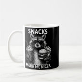Snacks Make Me Nicer Funny Raccoon Sarcastic Anima コーヒーマグカップ (左)