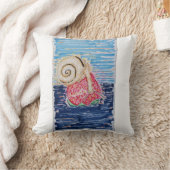 Snail on the Strawberry クッション (ブランケット)