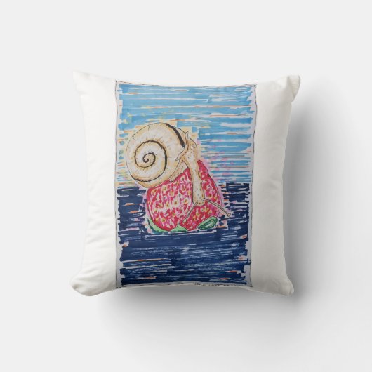 Snail on the Strawberry クッション (正面)