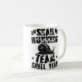 Snail Running Team Funny Sarcastic Snail Running T コーヒーマグカップ (正面右)