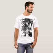 Snake in Bloom - 黒の線画 Tシャツ (正面フル)