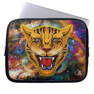 Snarling Tiger Nebula ラップトップスリーブ