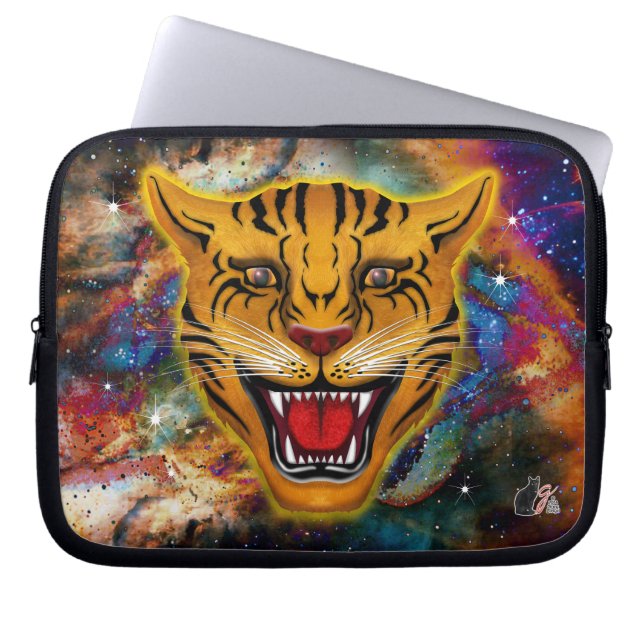Snarling Tiger Nebula ラップトップスリーブ (正面)