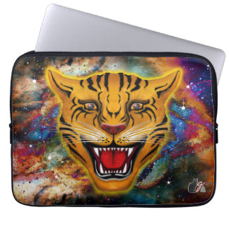 Snarling Tiger Nebula ラップトップスリーブ